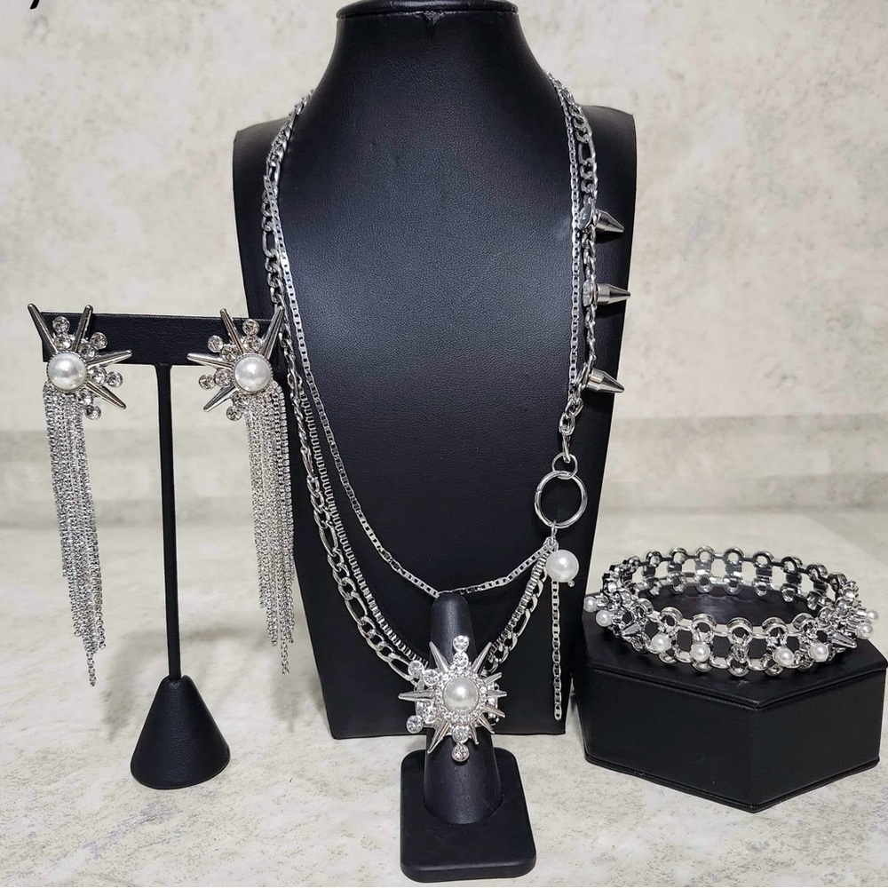 Silver and Pearl fun fashion set